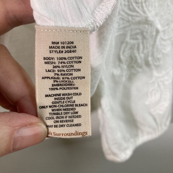 Womens XS Soft Surroundings V Neck Embroidered Mesh Lace Applique Blouse Flaw - Picture 9 of 11